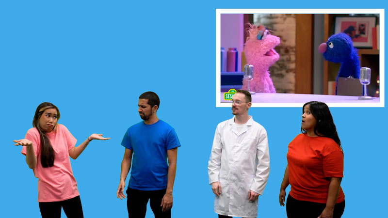 Still image from: Plaza Sésamo in ASL: Lola y Archibaldo aprenden a sentirse bien (Spanish)